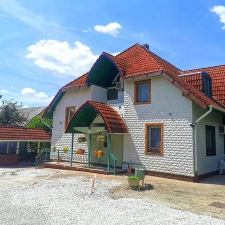 Konukevi Dolce Balaton Vonyarcvashegy