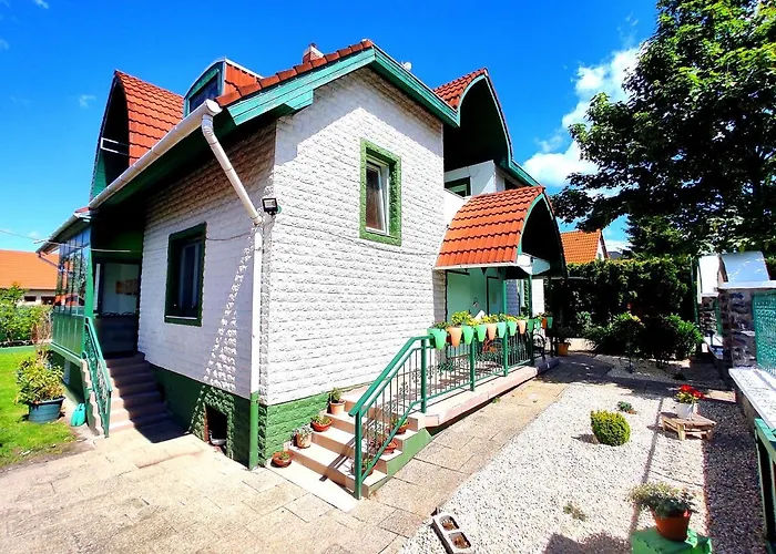 Dolce Villa Balaton Guest house